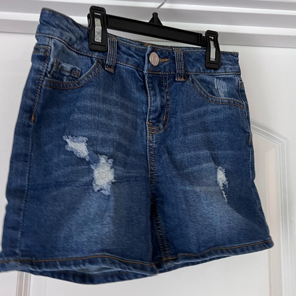 Slightly distressed jeans for small girl size 10 - Picture 5 of 8